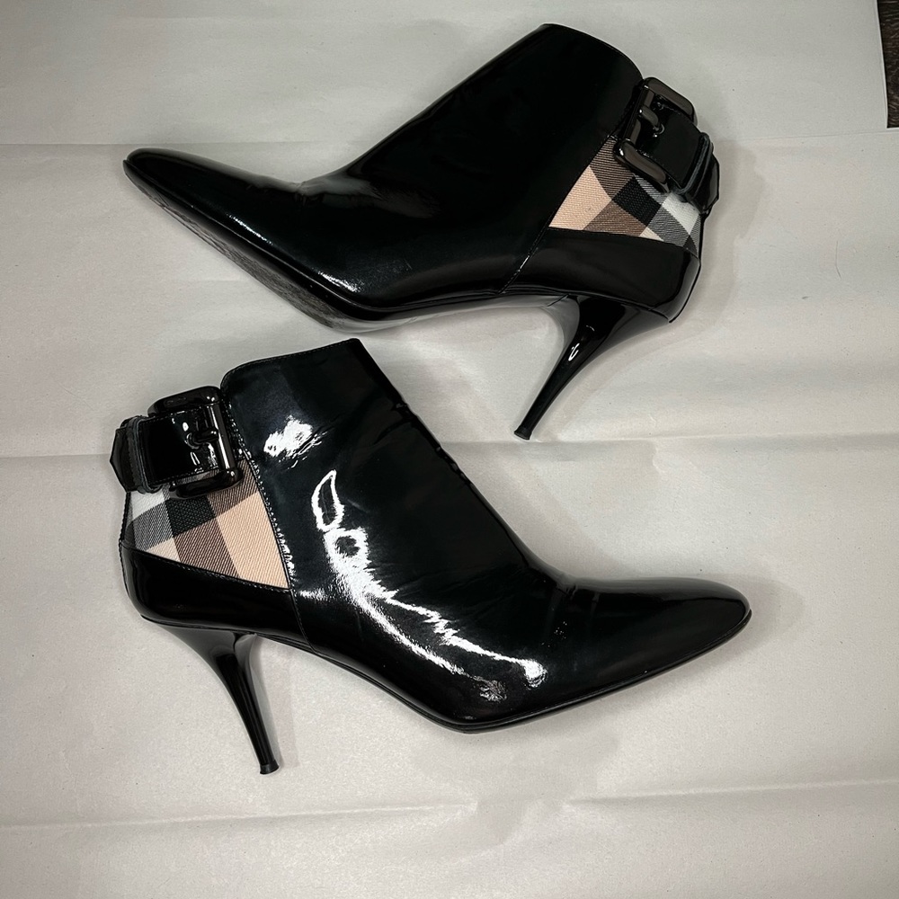 Sale🛑Burberry Black Super Nova Check Pattern Patent Leather Boots size 37